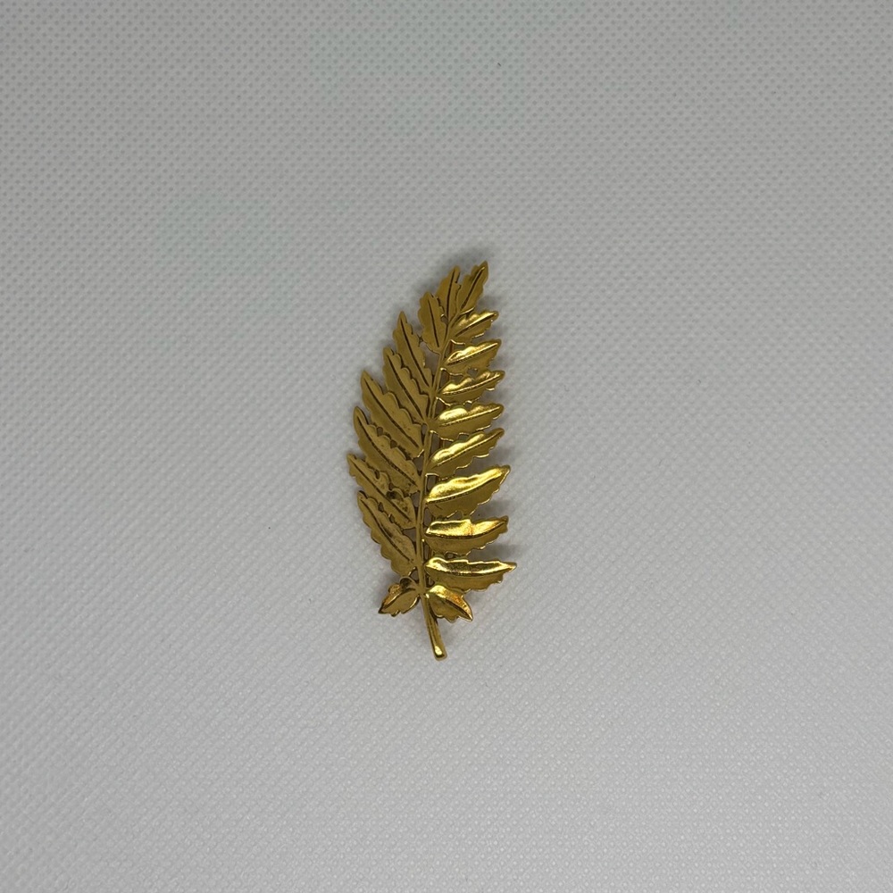 Vintage MMA Metropolitan Museum of Arts Fern Leaf Gold Plated Brooch Pin